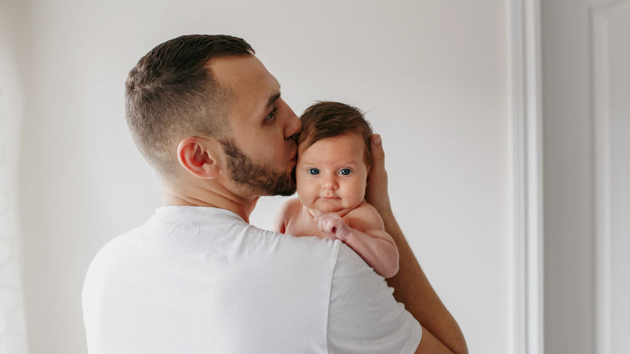 Baby bonding for dads: Tips from pregnancy to newborn