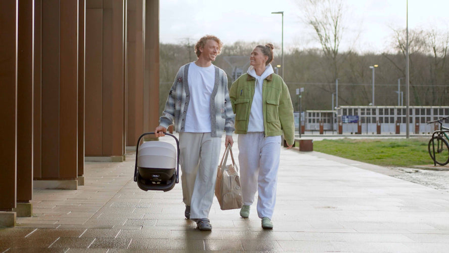 Bringing your newborn home from hospital safely