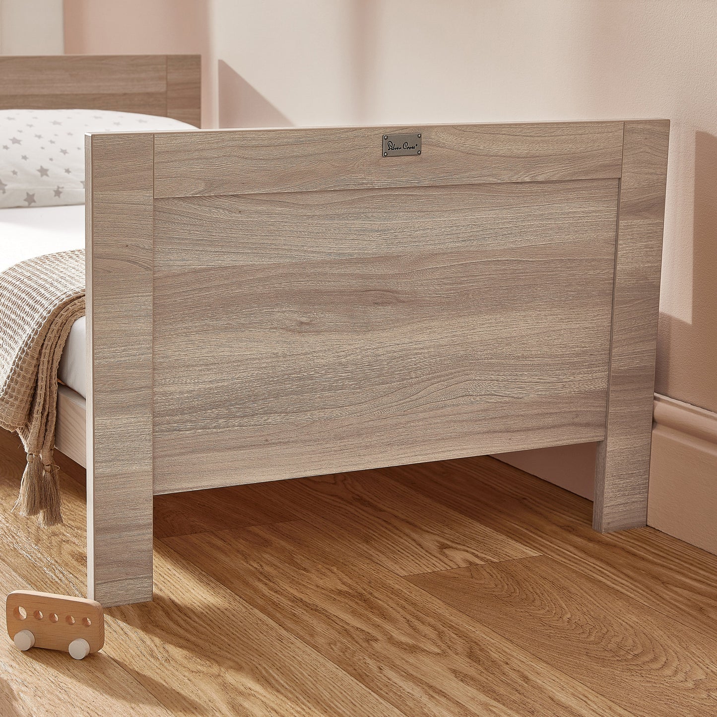 Bromley Oak Convertible Cot Bed to Toddler Bed