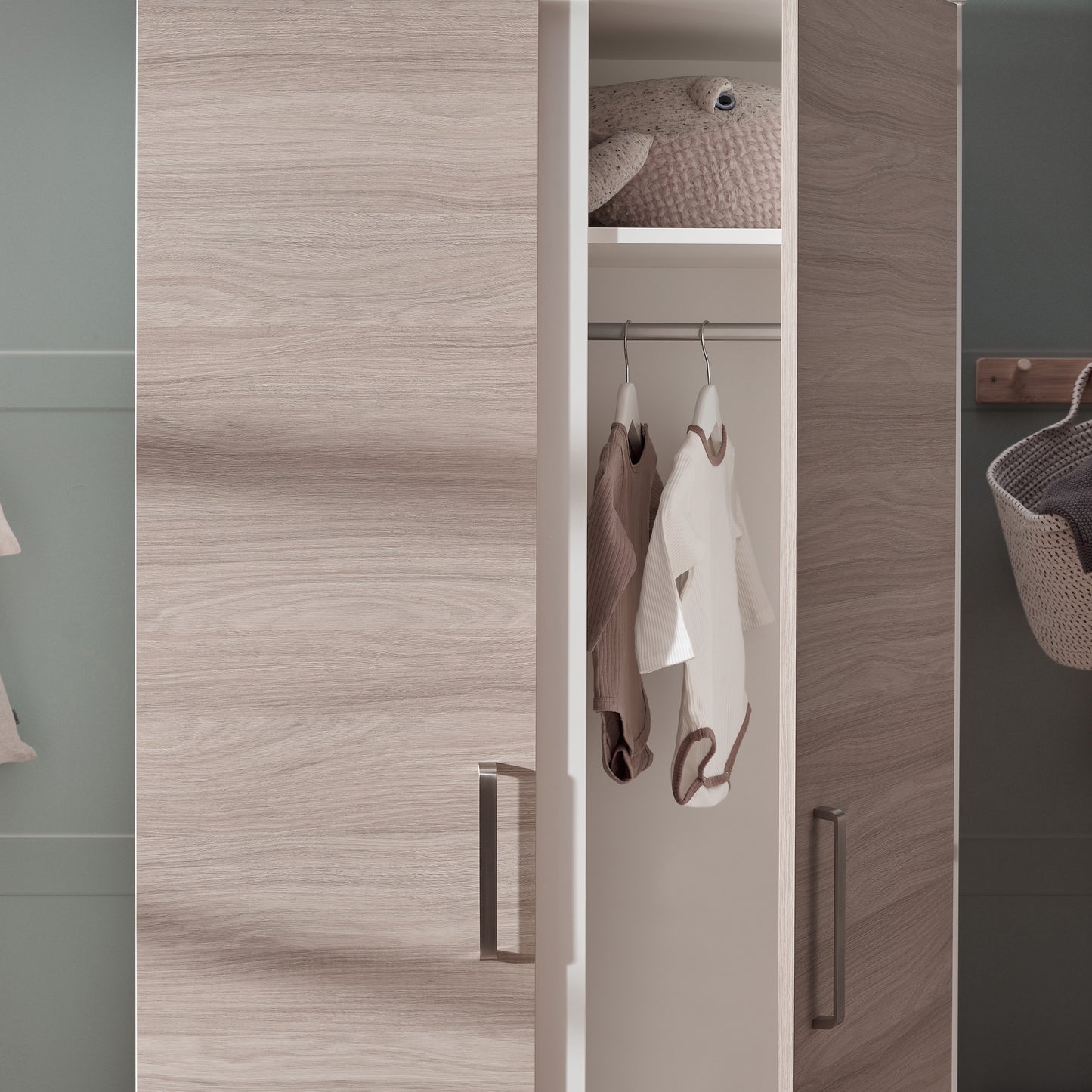 Finchley Oak Wardrobe