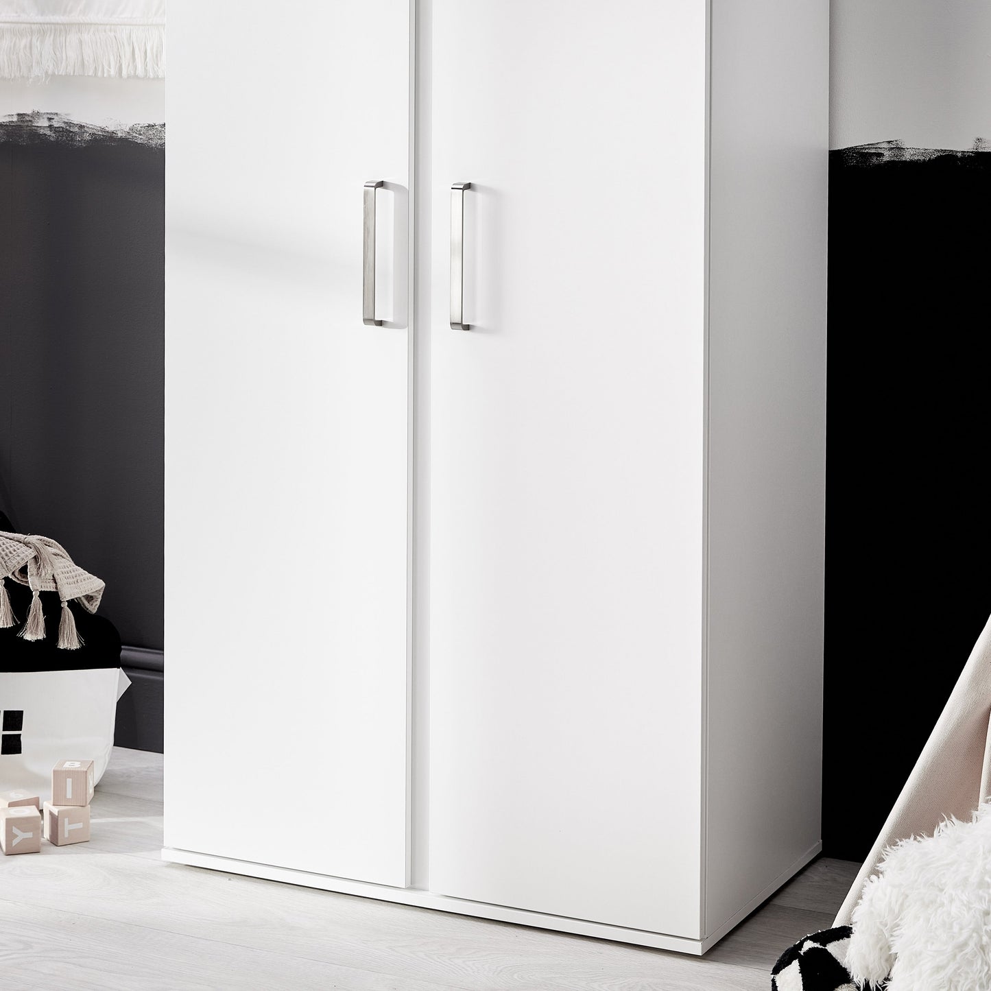 Finchley White Wardrobe