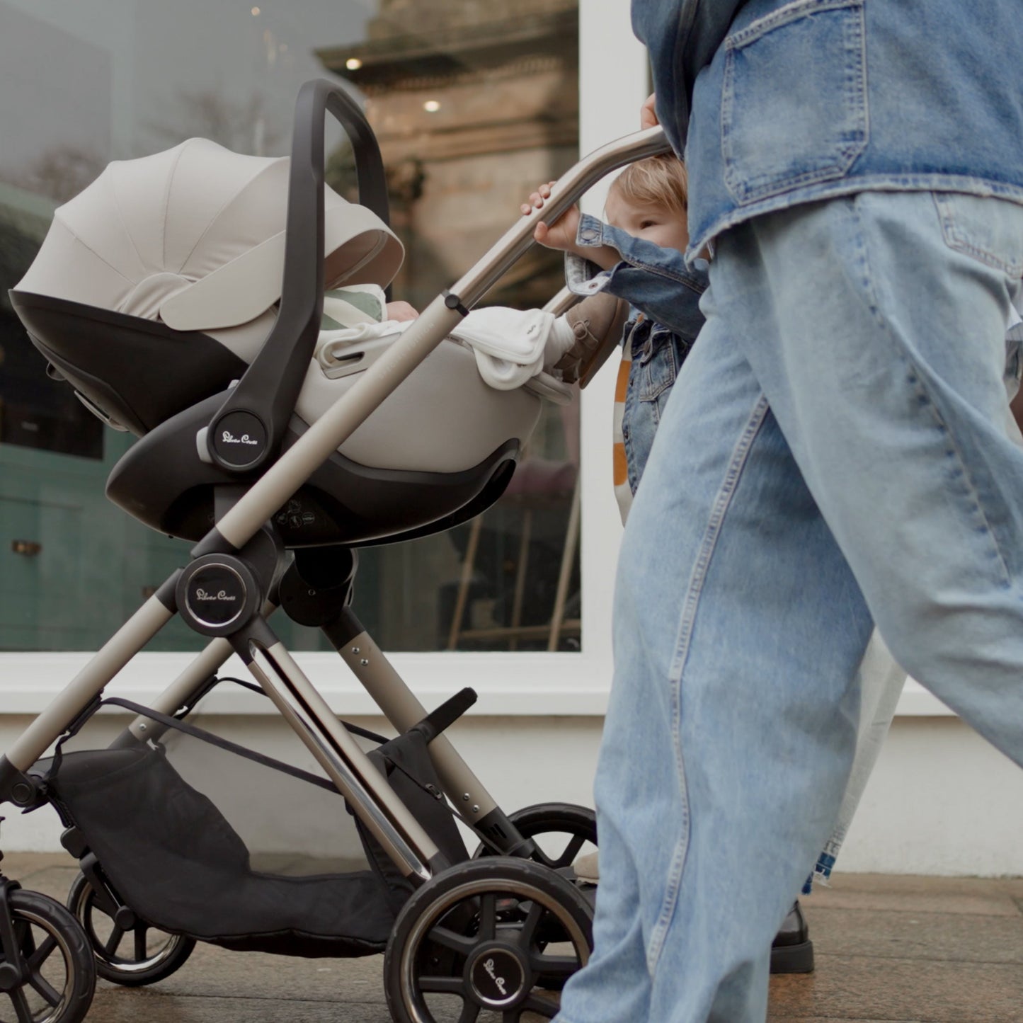 Glide Plus 360 Infant Car Seat Natural Taupe & Base Plus 360