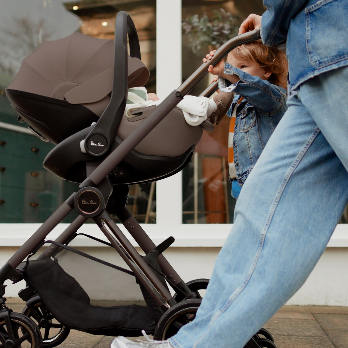 Glide Plus 360 Infant Car Seat Timeless Cocoa & Base Plus 360