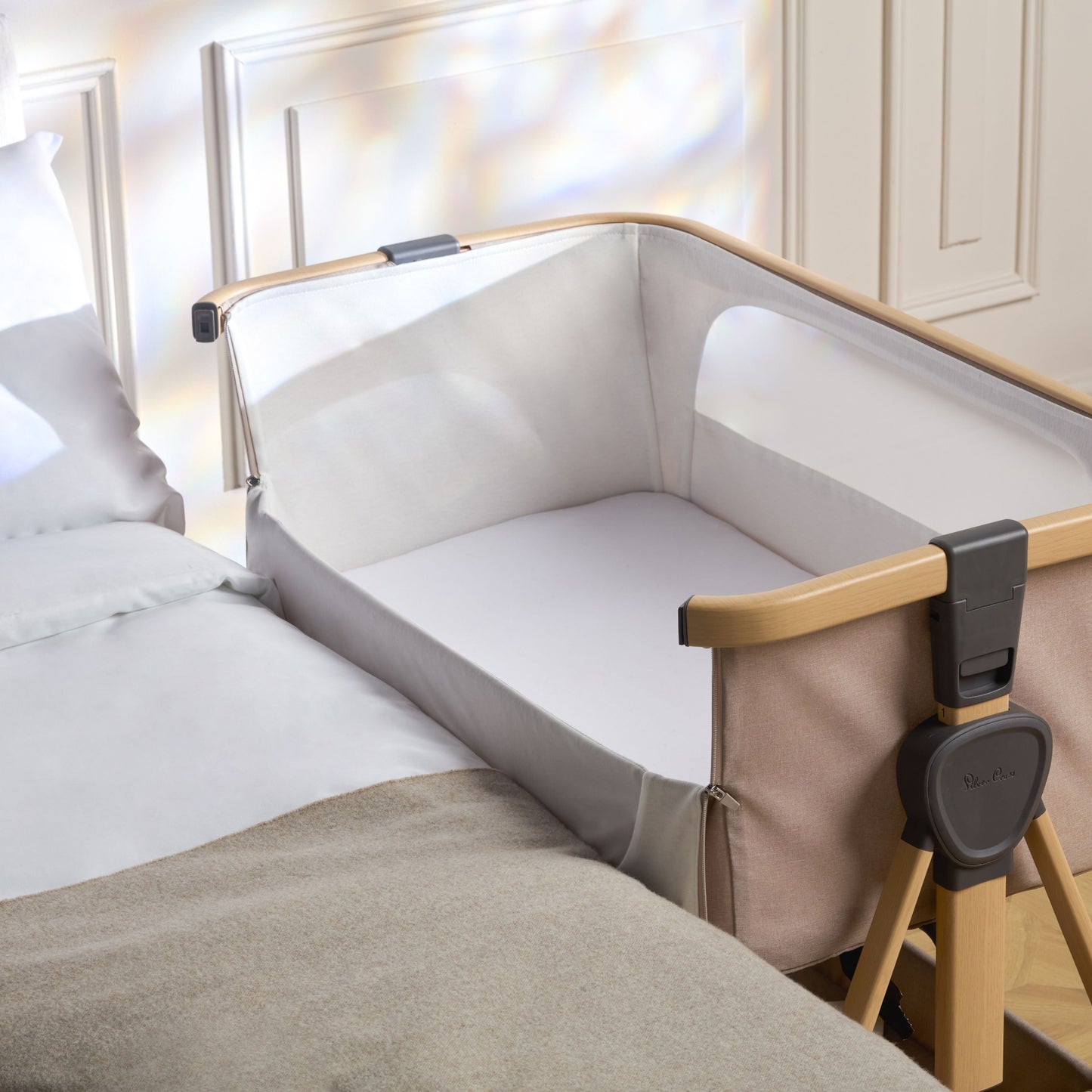 Lunar Bedside Crib