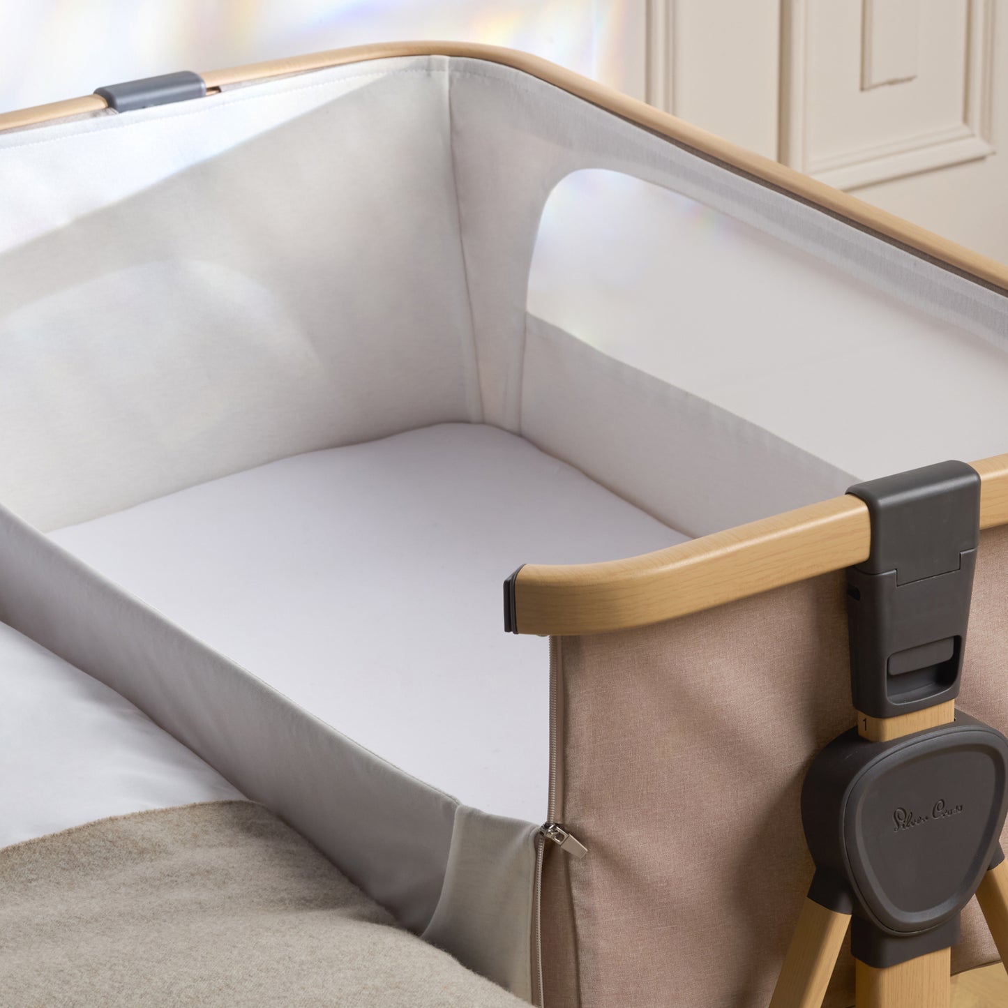 Lunar Bedside Crib