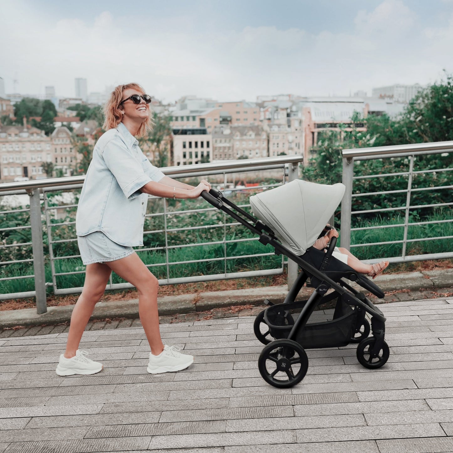 Tide Sage Travel System Dream i-Size & Free Accessory Pack Bundle (11 Piece)